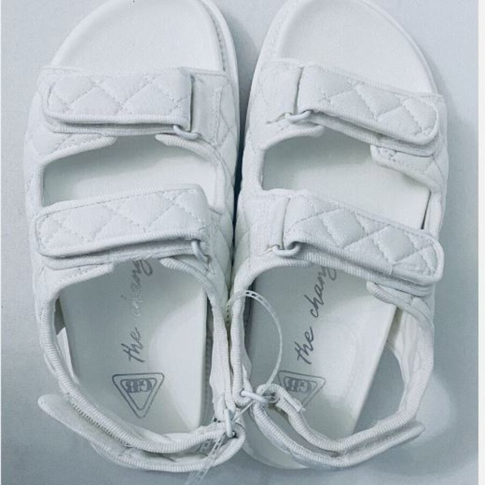 GB The Change Earth Day Sustainable White Quilted Sandals Size 6.5